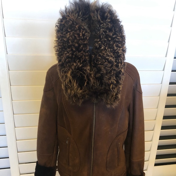 Chocolate Brown short SHEARLING LEATHER COAT - Fits sizes 7-9 - Picture 6 of 7